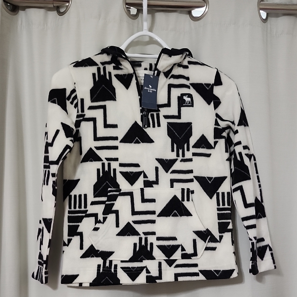 Abercrombie Kids Black and White Patterned Sweater